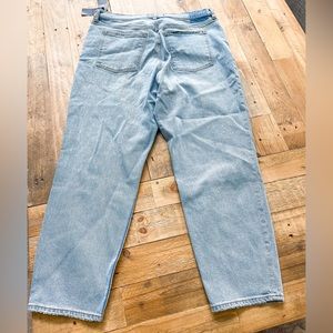 Abercrombie mom high rise jean